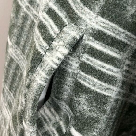 Free People Miss You Hooded Sherpa Poncho Green Combo  OSFM - Picture 7 of 8